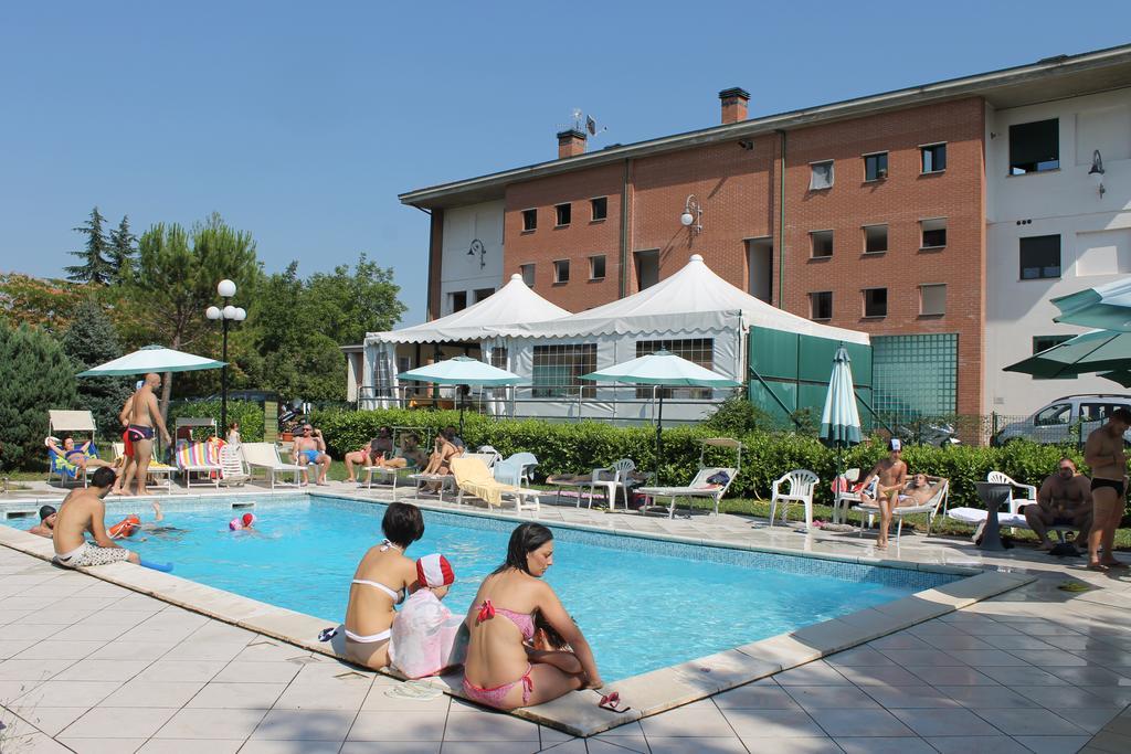 Residence La Piscina Изола-дель-Гран-Сассо-д'Италия Экстерьер фото