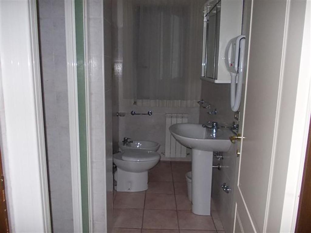 Residence La Piscina Изола-дель-Гран-Сассо-д'Италия Номер фото